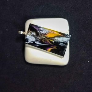 Resin pendant